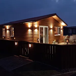 Captivatingly Stunning 2-bed In Chalet